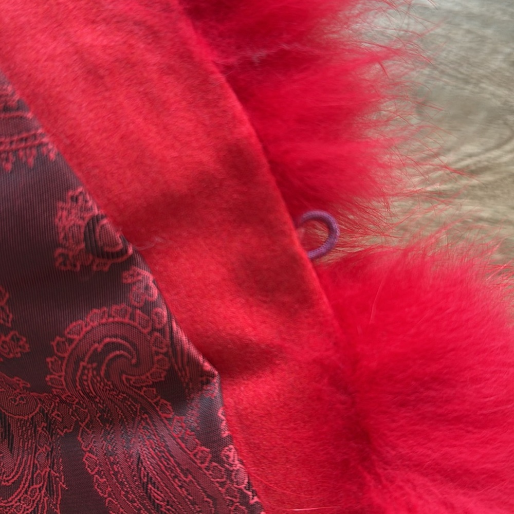 Red fur vest hook closures lined - Picture 7 of 7